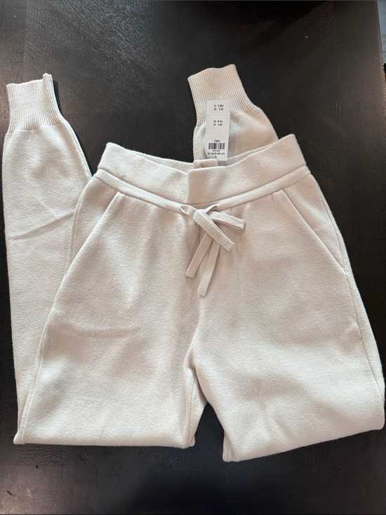 Abercrombie & Fitch Pants - Abercrombie & Fitch Cream Fleece Jogger Pants